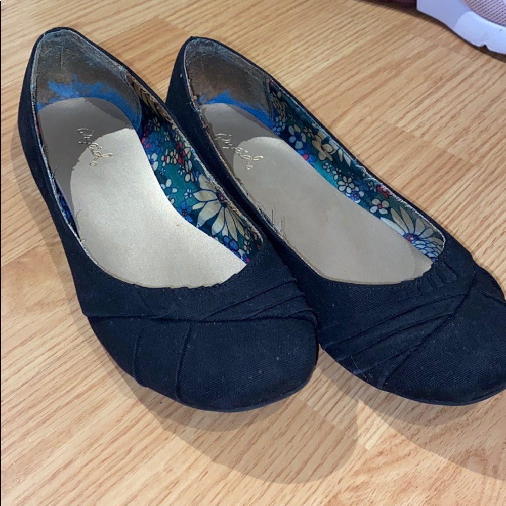 Black flats